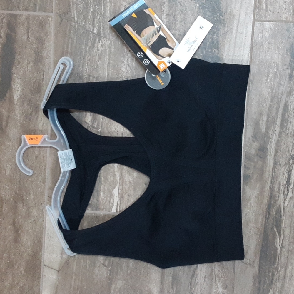 Avia size medium seamless sports bra new with tags